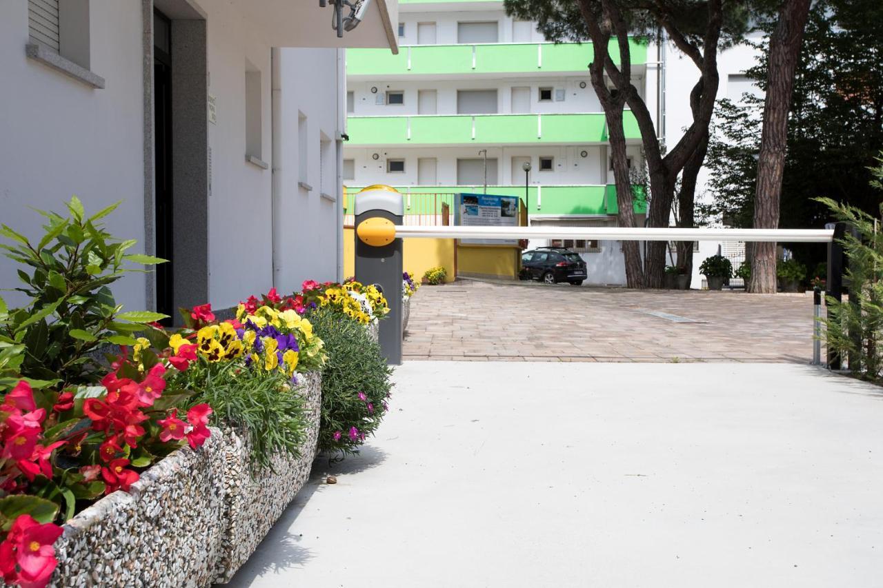 Residence La Pigna Розоліна-Маре Екстер'єр фото