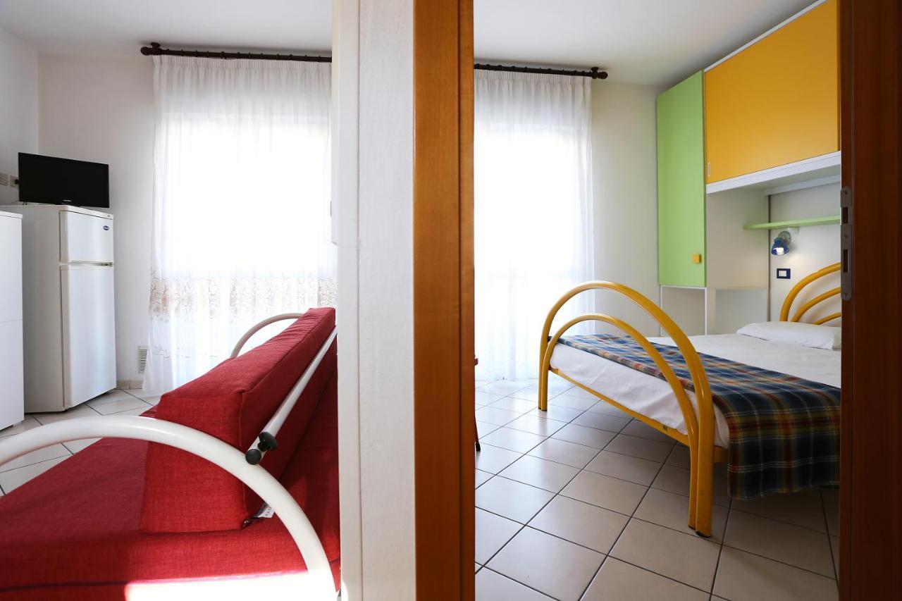 Residence La Pigna Розоліна-Маре Екстер'єр фото
