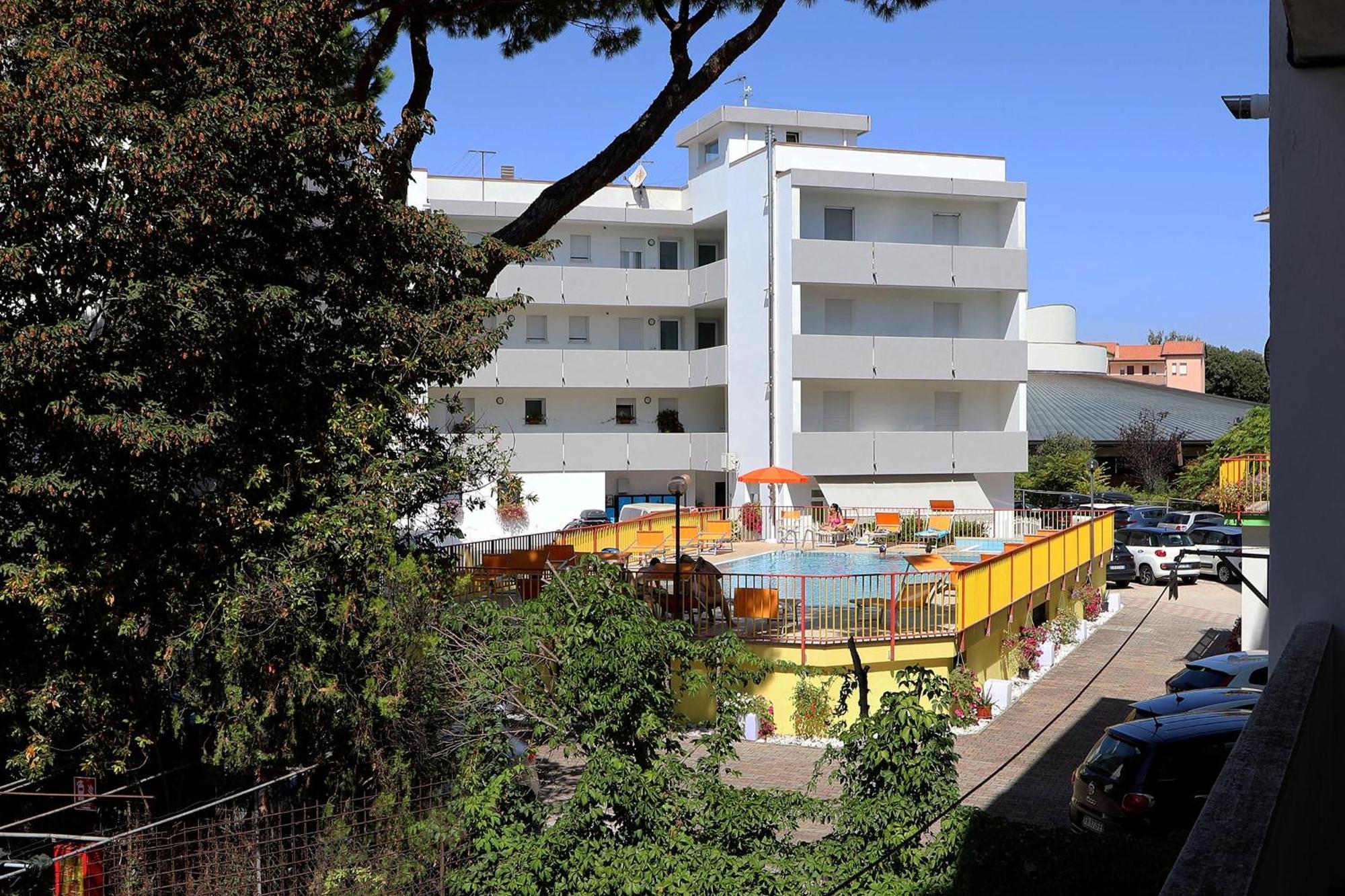 Residence La Pigna Розоліна-Маре Екстер'єр фото